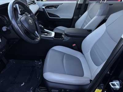 2022 Toyota RAV4, $37000. Photo 4