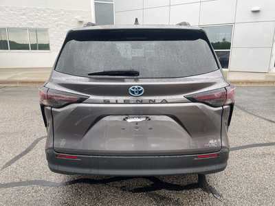 2023 Toyota Sienna, $42500. Photo 6