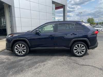 2021 Toyota RAV4, $33299. Photo 4