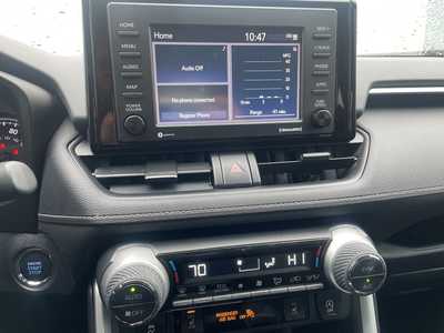 2020 Toyota RAV4, $28000. Photo 11
