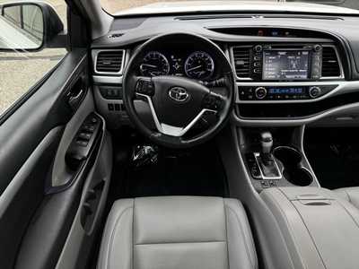 2019 Toyota Highlander, $26500. Photo 10