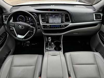 2019 Toyota Highlander, $26500. Photo 11