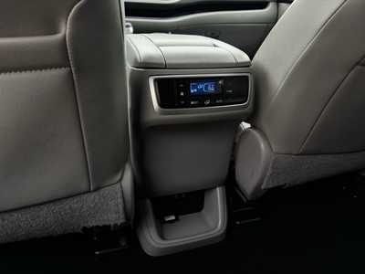 2019 Toyota Highlander, $26500. Photo 9