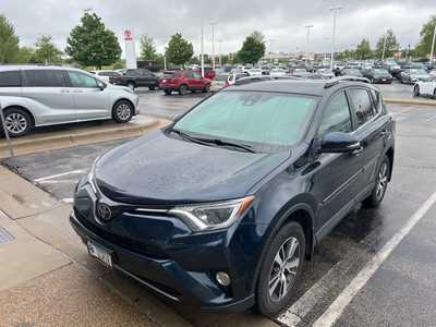 2018 Toyota RAV4, $17999. Photo 2