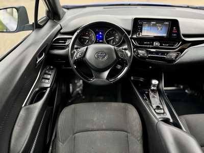 2018 Toyota C-HR, $16300. Photo 6