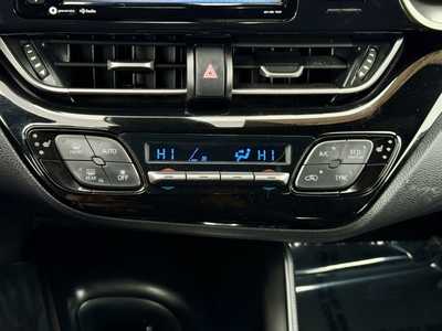 2018 Toyota C-HR, $16300. Photo 8