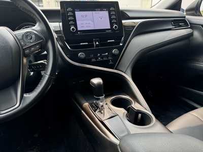 2021 Toyota Camry, $22500. Photo 10