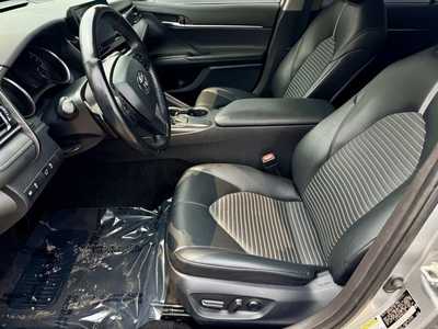 2021 Toyota Camry, $22500. Photo 4