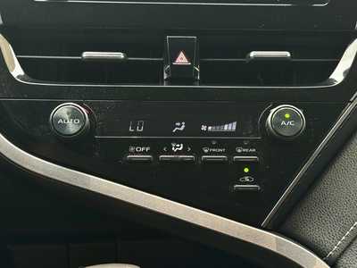 2021 Toyota Camry, $22500. Photo 8