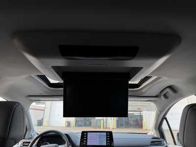 2024 Toyota Sienna, $55000. Photo 11