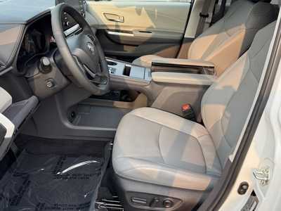 2024 Toyota Sienna, $55000. Photo 5
