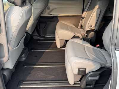 2024 Toyota Sienna, $55000. Photo 7