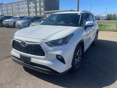 2022 Toyota Highlander, $46500. Photo 3