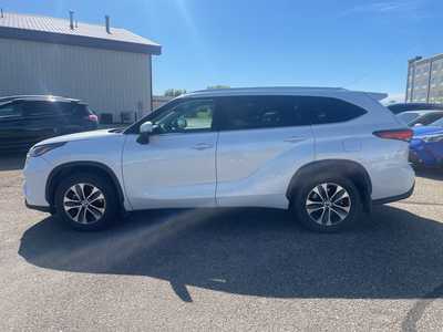 2022 Toyota Highlander, $46500. Photo 4