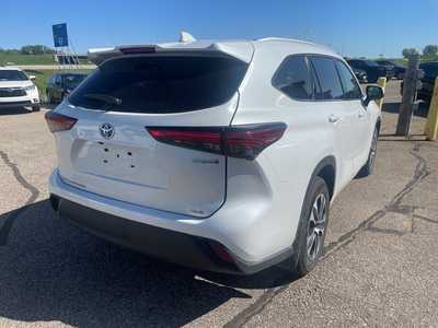 2022 Toyota Highlander, $46500. Photo 7