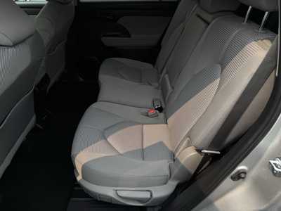 2024 Toyota Highlander, $42500. Photo 5