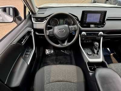 2022 Toyota RAV4, $33500. Photo 7