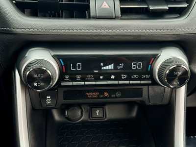 2022 Toyota RAV4, $33500. Photo 9