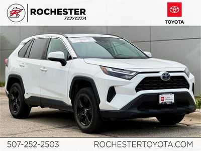 2022 Toyota RAV4, $33500. Photo 1