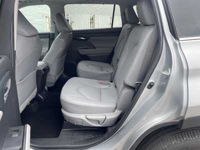 2022 Toyota Highlander, $42500. Photo 10