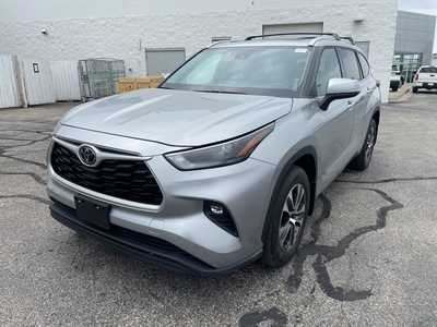 2022 Toyota Highlander, $42500. Photo 3