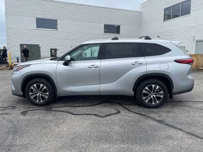 2022 Toyota Highlander, $42500. Photo 4