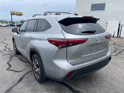 2022 Toyota Highlander, $42500. Photo 5