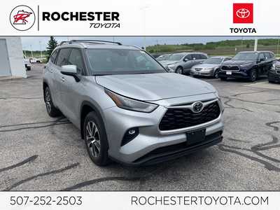 2022 Toyota Highlander, $42500. Photo 1