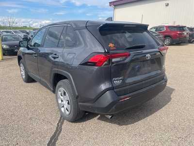 2022 Toyota RAV4, $28000. Photo 5