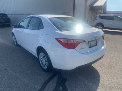 2017 Toyota Corolla, $16000. Photo 5