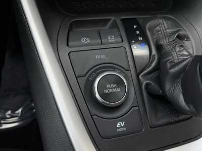 2021 Toyota RAV4, $31799. Photo 10