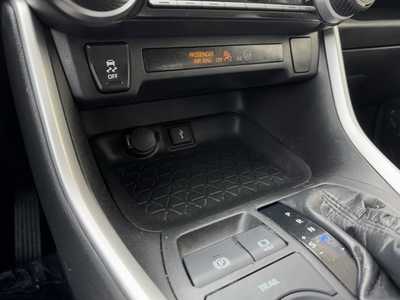 2021 Toyota RAV4, $31799. Photo 9