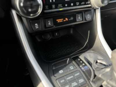 2022 Toyota RAV4, $33999. Photo 10