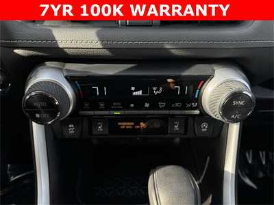 2022 Toyota RAV4, $33999. Photo 9