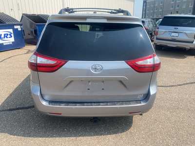 2017 Toyota Sienna, $23500. Photo 6
