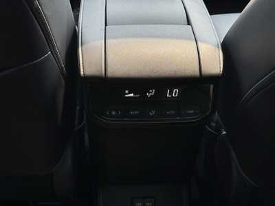 2022 Toyota Highlander, $37999. Photo 7