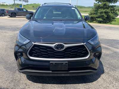 2022 Toyota Highlander, $42500. Photo 2