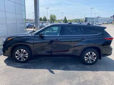 2022 Toyota Highlander, $42500. Photo 4