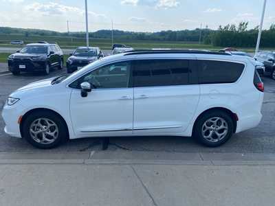 2023 Chrysler Pacifica, $31500. Photo 4
