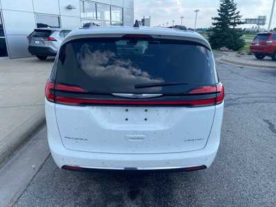 2023 Chrysler Pacifica, $31500. Photo 6