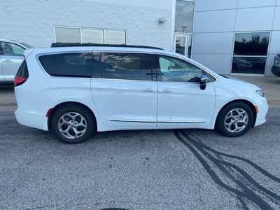 2023 Chrysler Pacifica, $31500. Photo 8