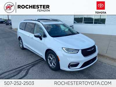 2023 Chrysler Pacifica, $31500. Photo 1