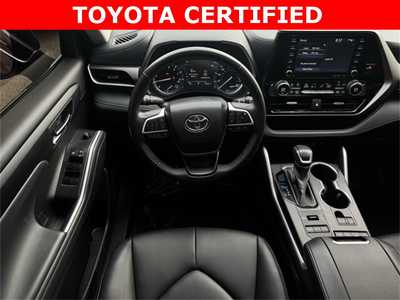2022 Toyota Highlander, $42299. Photo 9