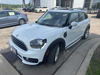 2019 MINI Cooper Countryman, $16000. Photo 2