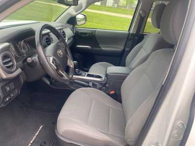 2022 Toyota Tacoma, $37500. Photo 9