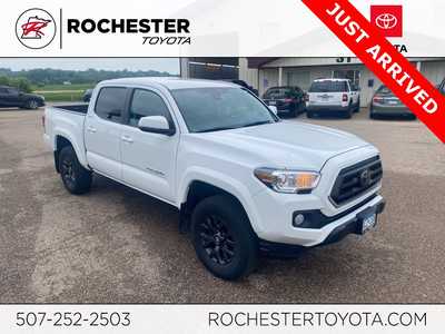 2022 Toyota Tacoma, $37500. Photo 1