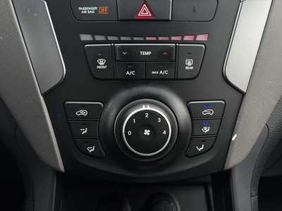 2018 Hyundai Santa Fe, $11790. Photo 9