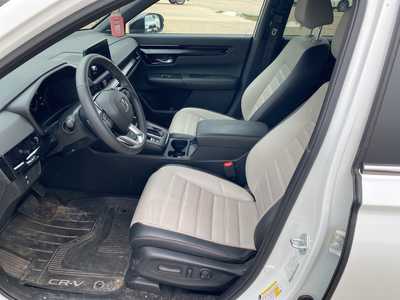 2024 Honda CR-V, $38000. Photo 9