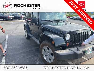 2012 Jeep Wrangler Unlimited, $10000. Photo 1