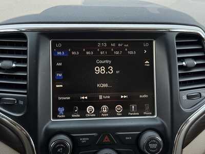 2016 Jeep Grand Cherokee, $10000. Photo 2
